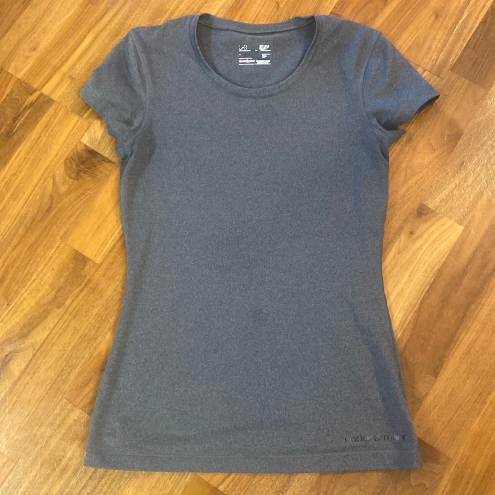 Under Armour, small, gray short sleeve heat gear